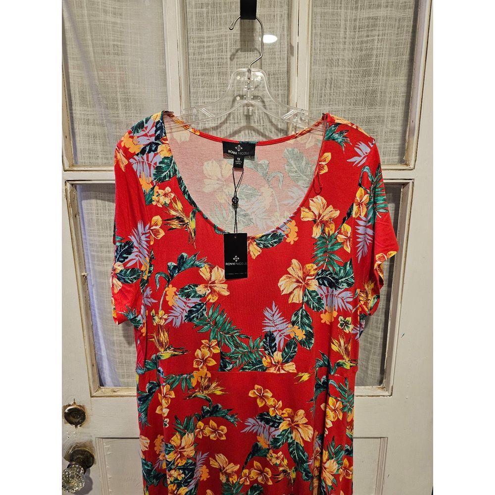 New! Ronni Nicole Red and Multi Color Hawaiian Maxi Dress - Picture 2 of 6